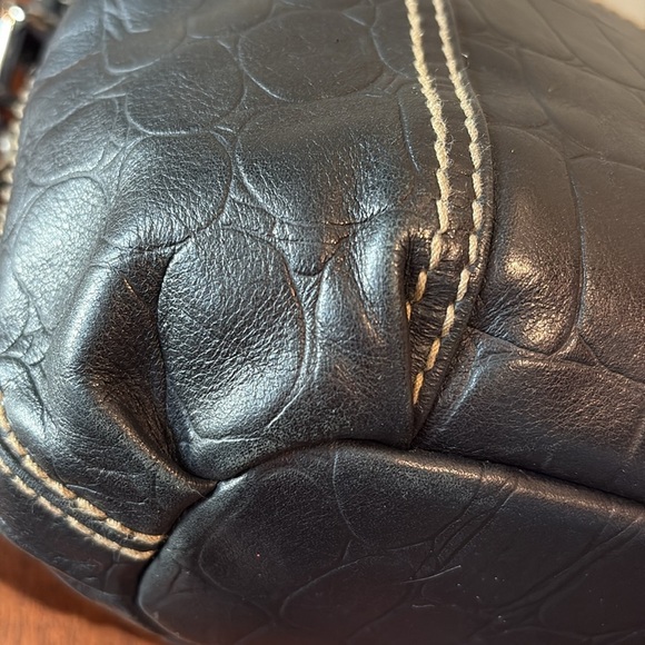 Tignanello. Convertible bag.  Shoulder/ Crossbody  Leather croc pattern   brown. - Picture 16 of 17